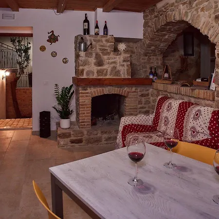 לינה וארוחת בוקר Il Cortiletto Del Borgo 3*
