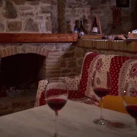 Il Cortiletto Del Borgo לינה וארוחת בוקר Pietra Montecorvino