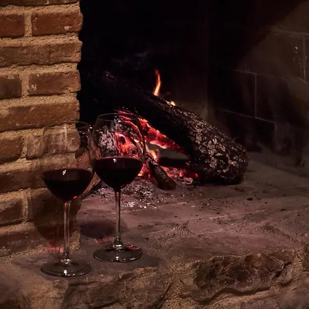 Il Cortiletto Del Borgo 3* Pietra Montecorvino