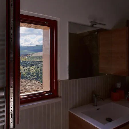 Il Cortiletto Del Borgo לינה וארוחת בוקר Pietra Montecorvino