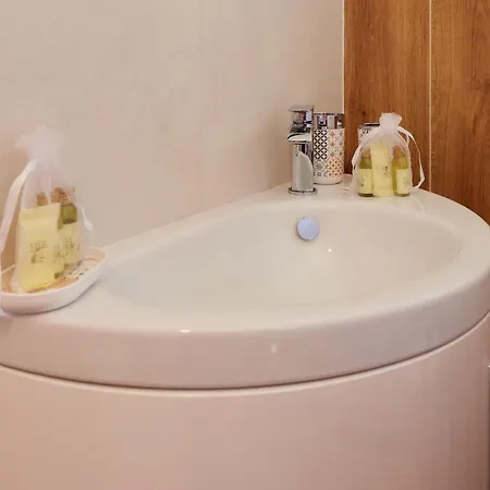 Il Cortiletto Del Borgo לינה וארוחת בוקר Pietra Montecorvino