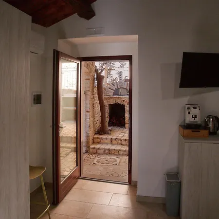 לינה וארוחת בוקר Il Cortiletto Del Borgo Pietra Montecorvino