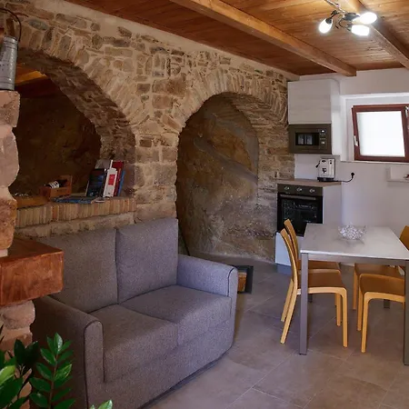 Il Cortiletto Del Borgo לינה וארוחת בוקר