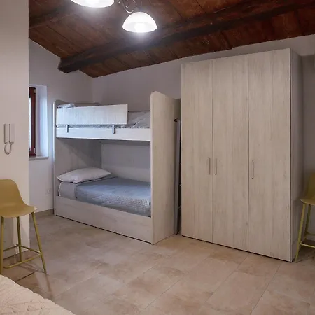 Il Cortiletto Del Borgo לינה וארוחת בוקר Pietra Montecorvino