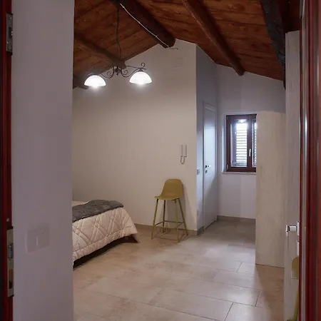 Il Cortiletto Del Borgo 3* Pietra Montecorvino