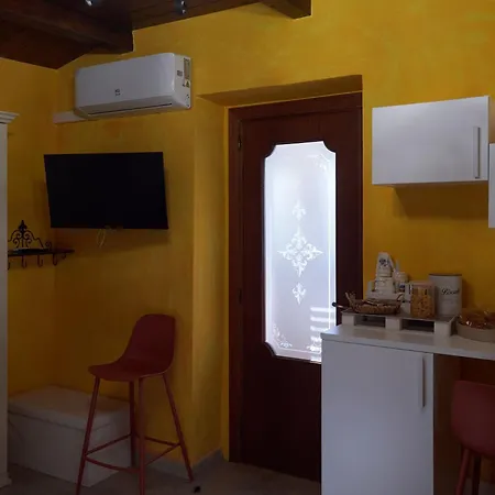 Il Cortiletto Del Borgo Bed & Breakfast Pietra Montecorvino