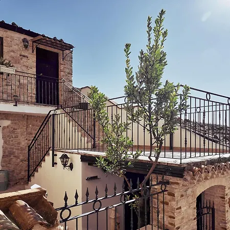 Il Cortiletto Del Borgo Bed & Breakfast *